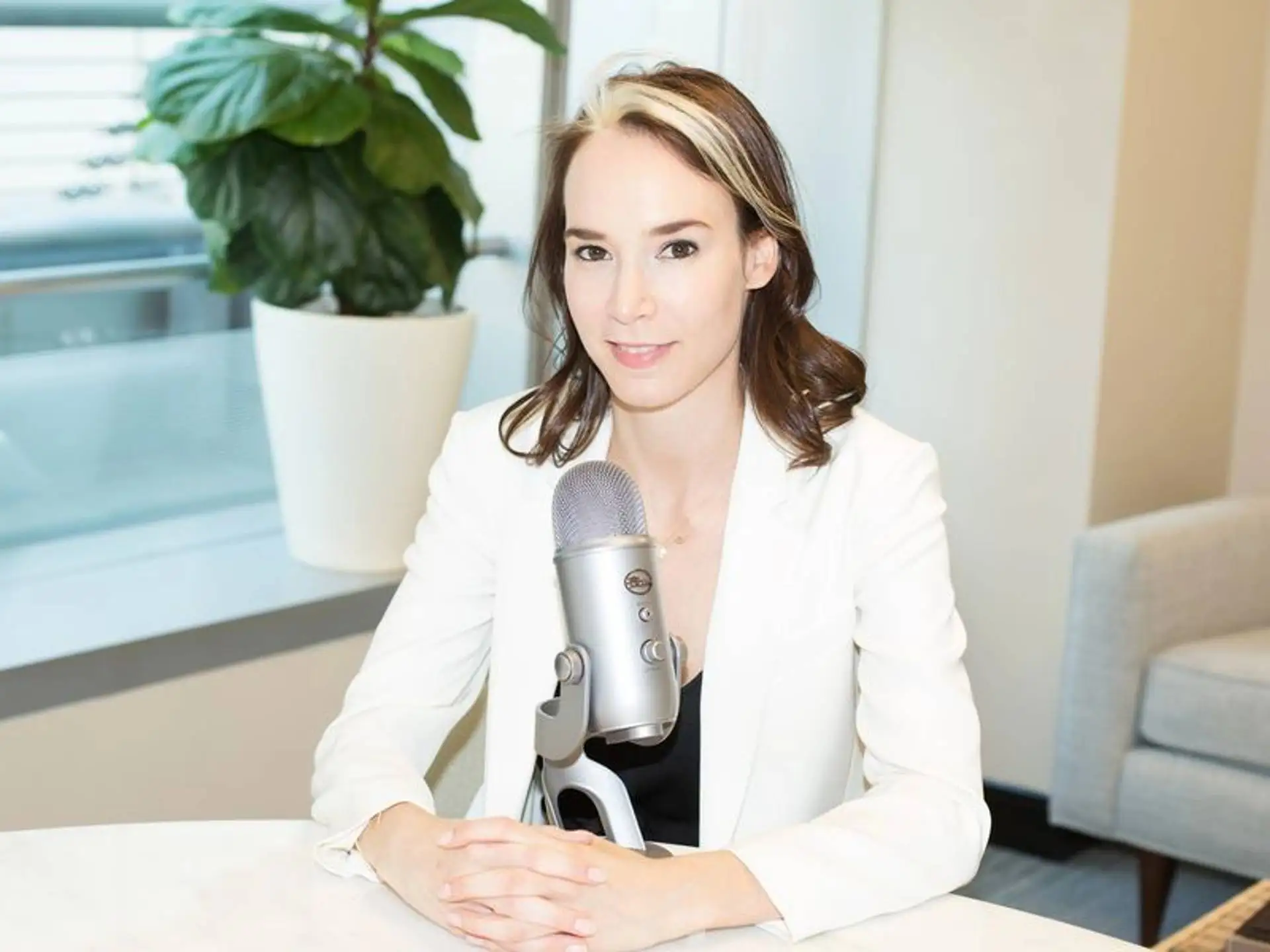 【Alice Lloyd George】简介：RRE Ventures投资者、Flux Podcast创始人
